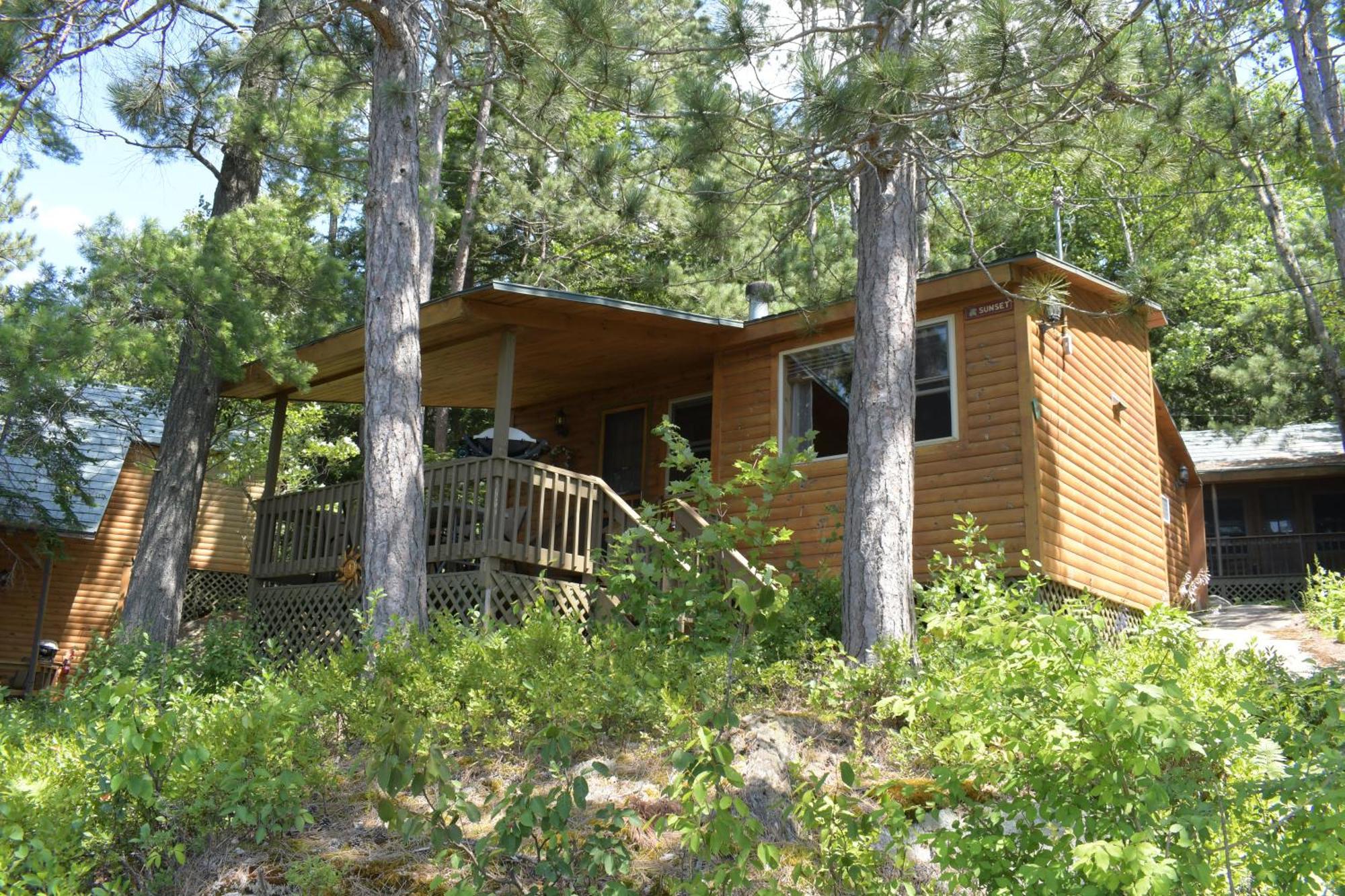 Motel Long Lake And Cottages Exterior photo