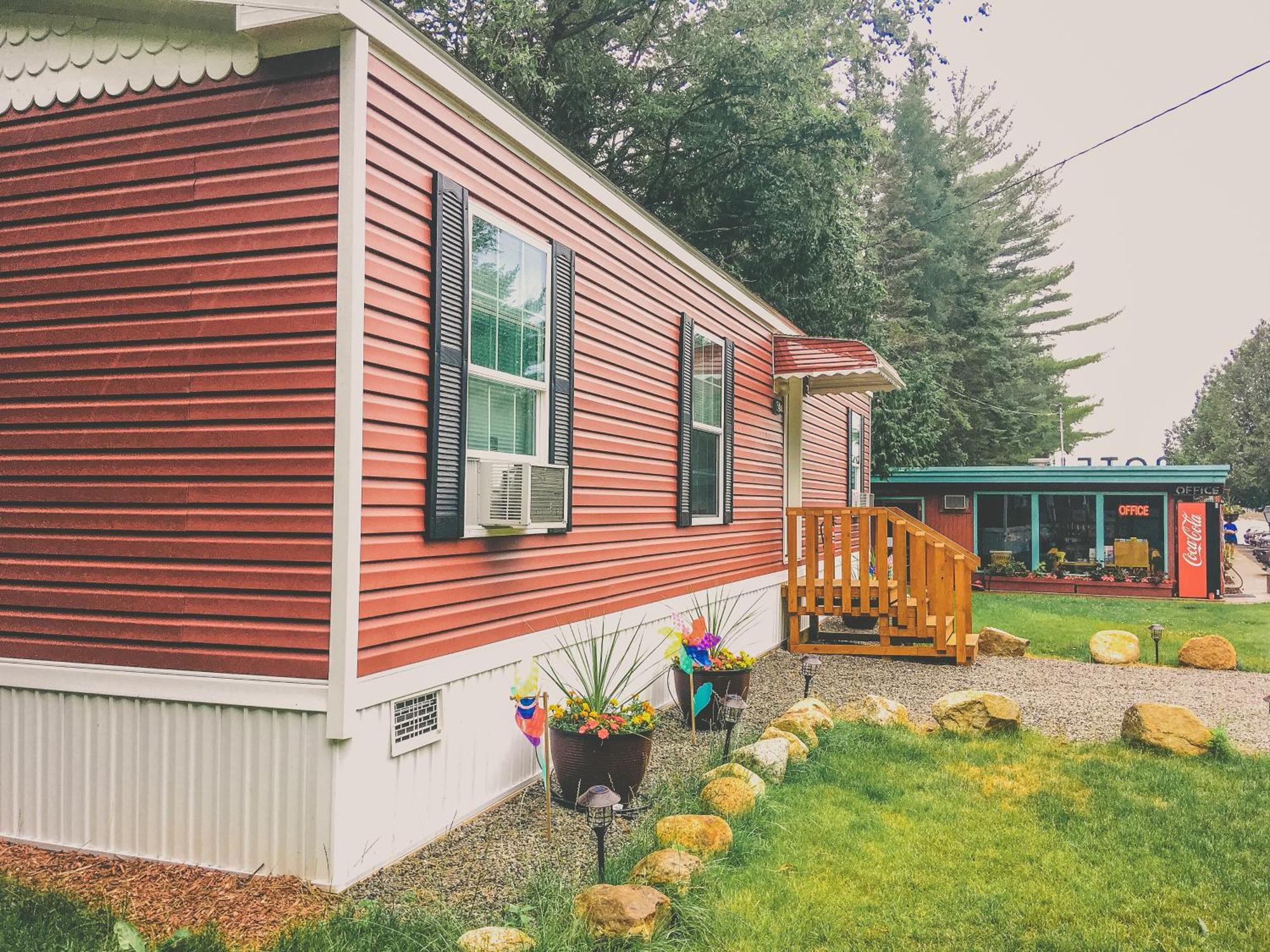 Motel Long Lake And Cottages Exterior photo